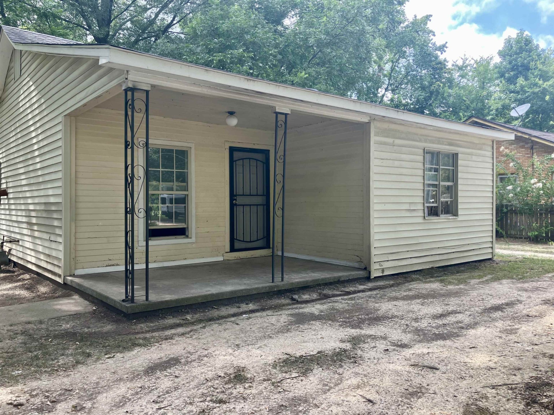 411 BOND, Brownsville, TN, 38012