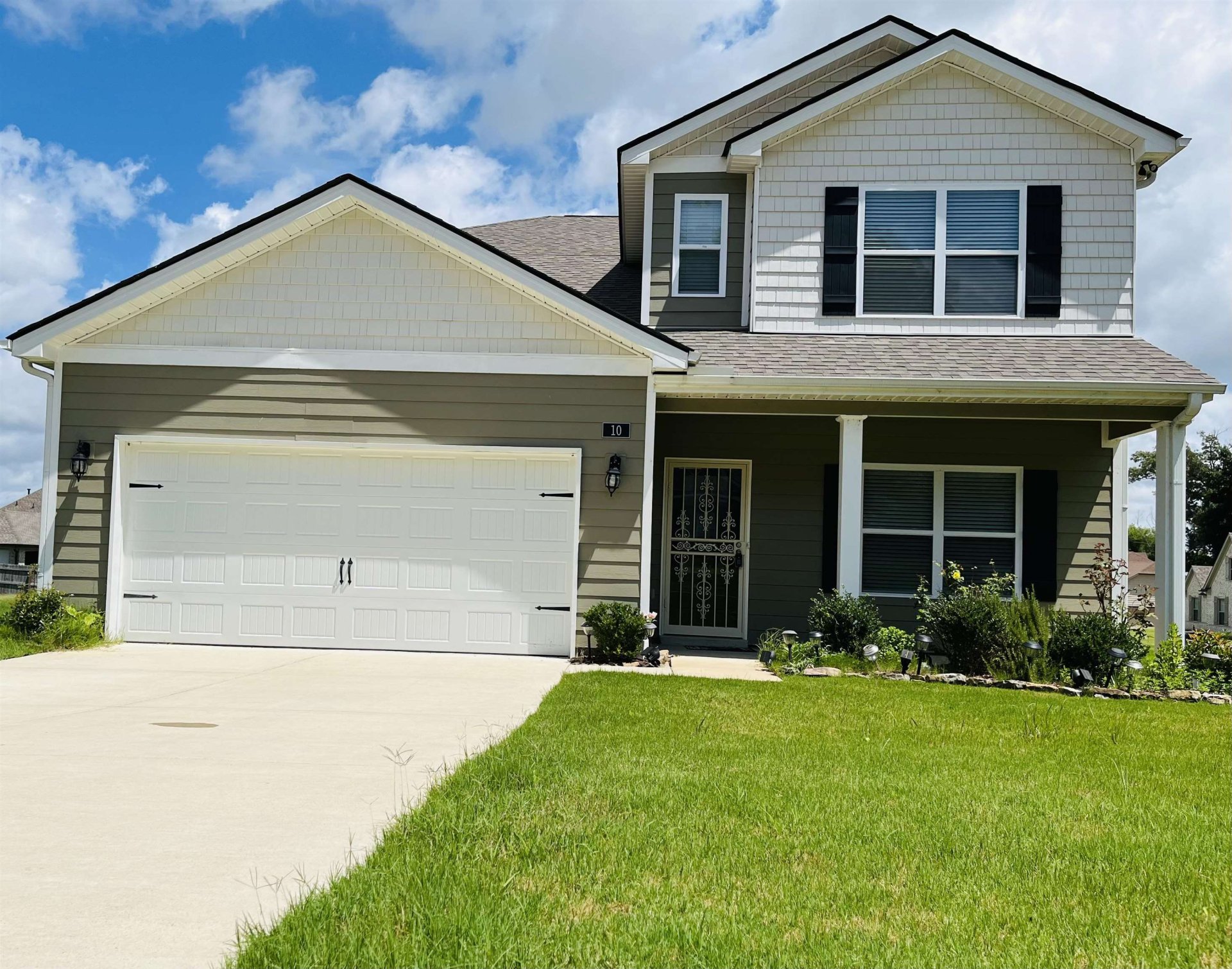 10 BLACKTHORN, Oakland, TN, 38060