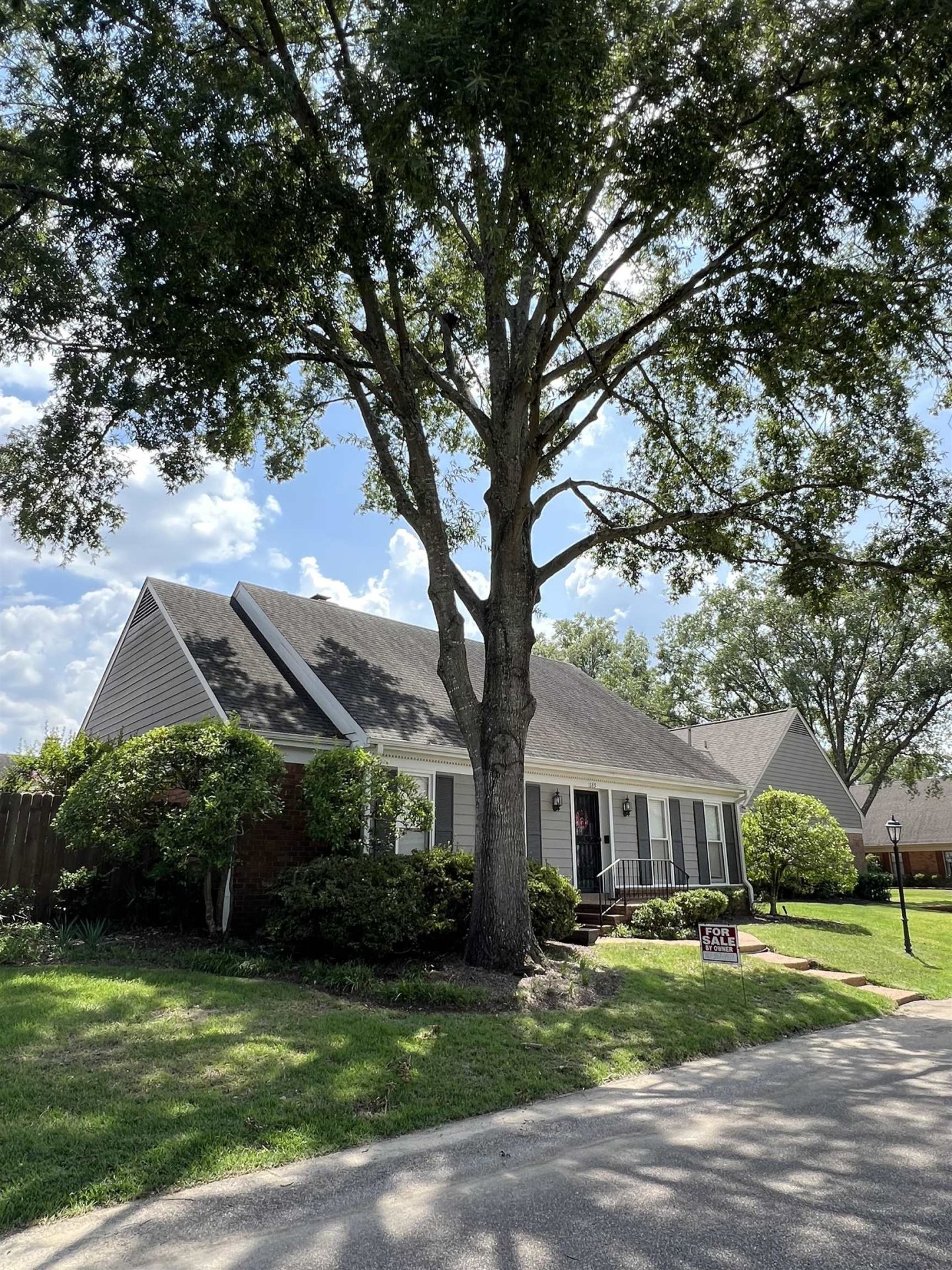 1889 ALLENBY, Germantown, TN, 38139