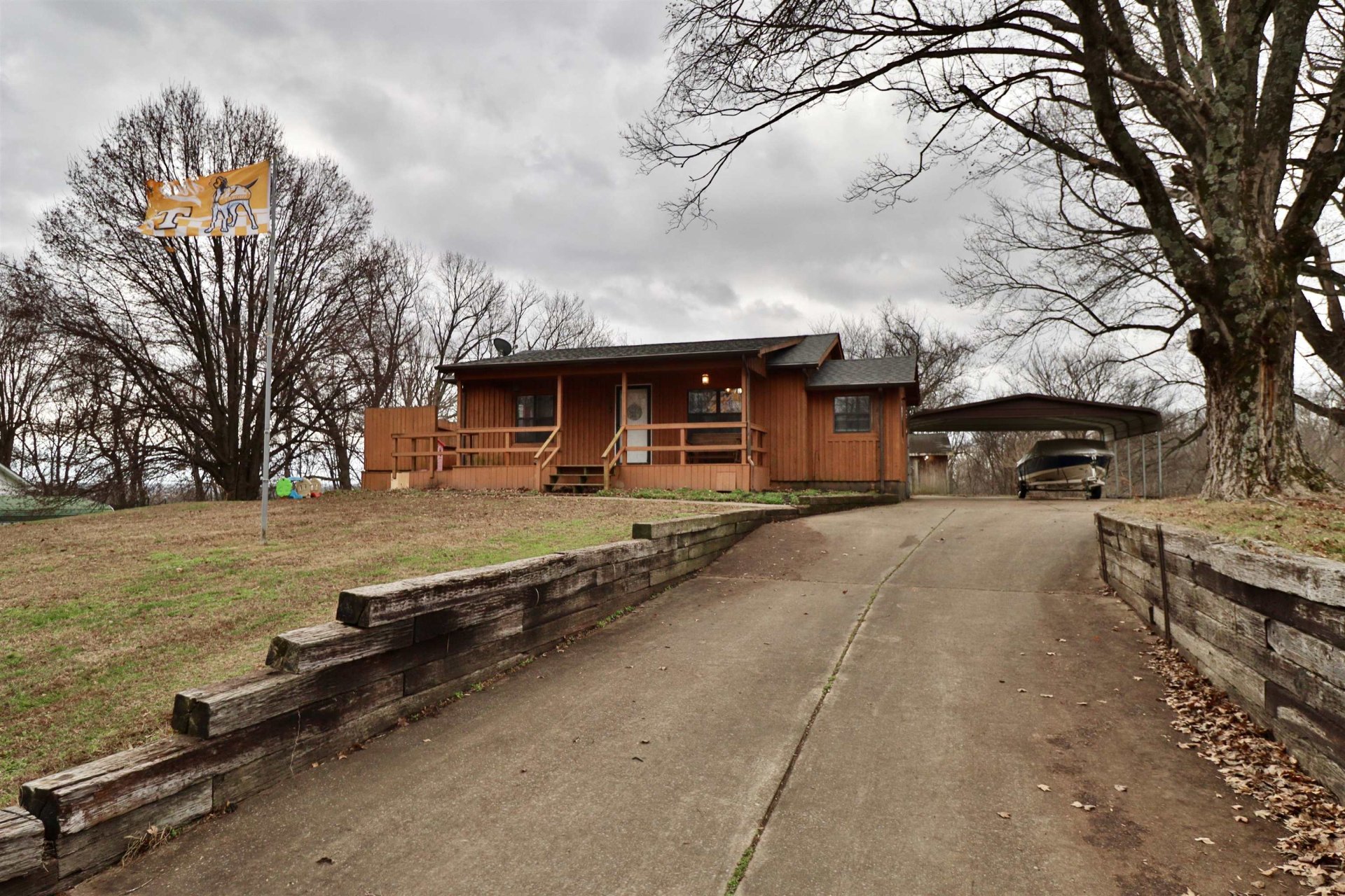 117 CHARLIE ENNIS, Dyersburg, TN, 38024