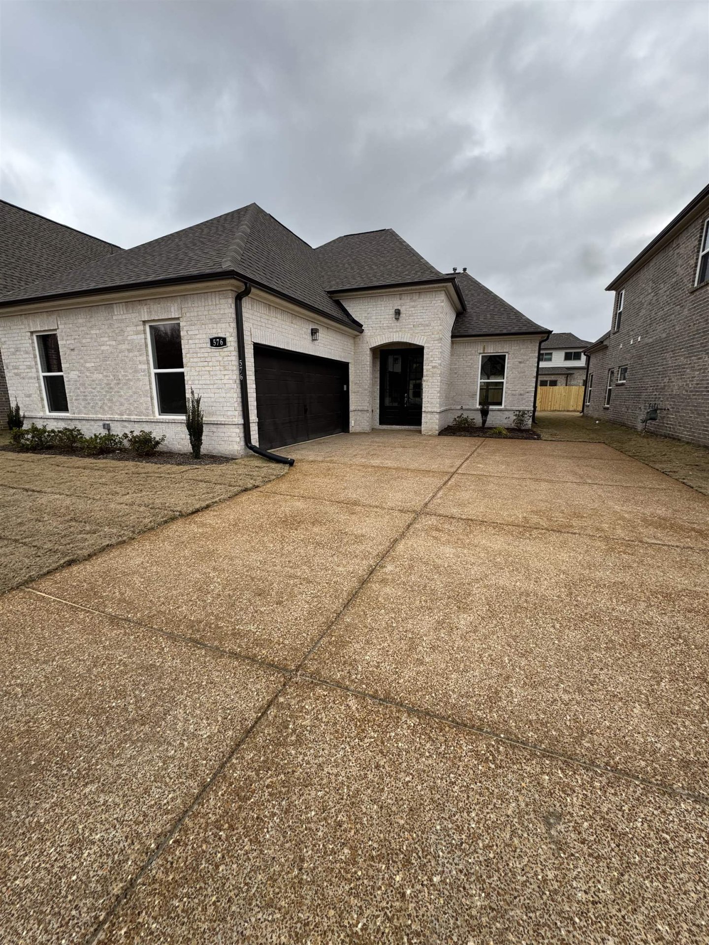 576 ROSALIE WOODS, Cordova, TN, 38018