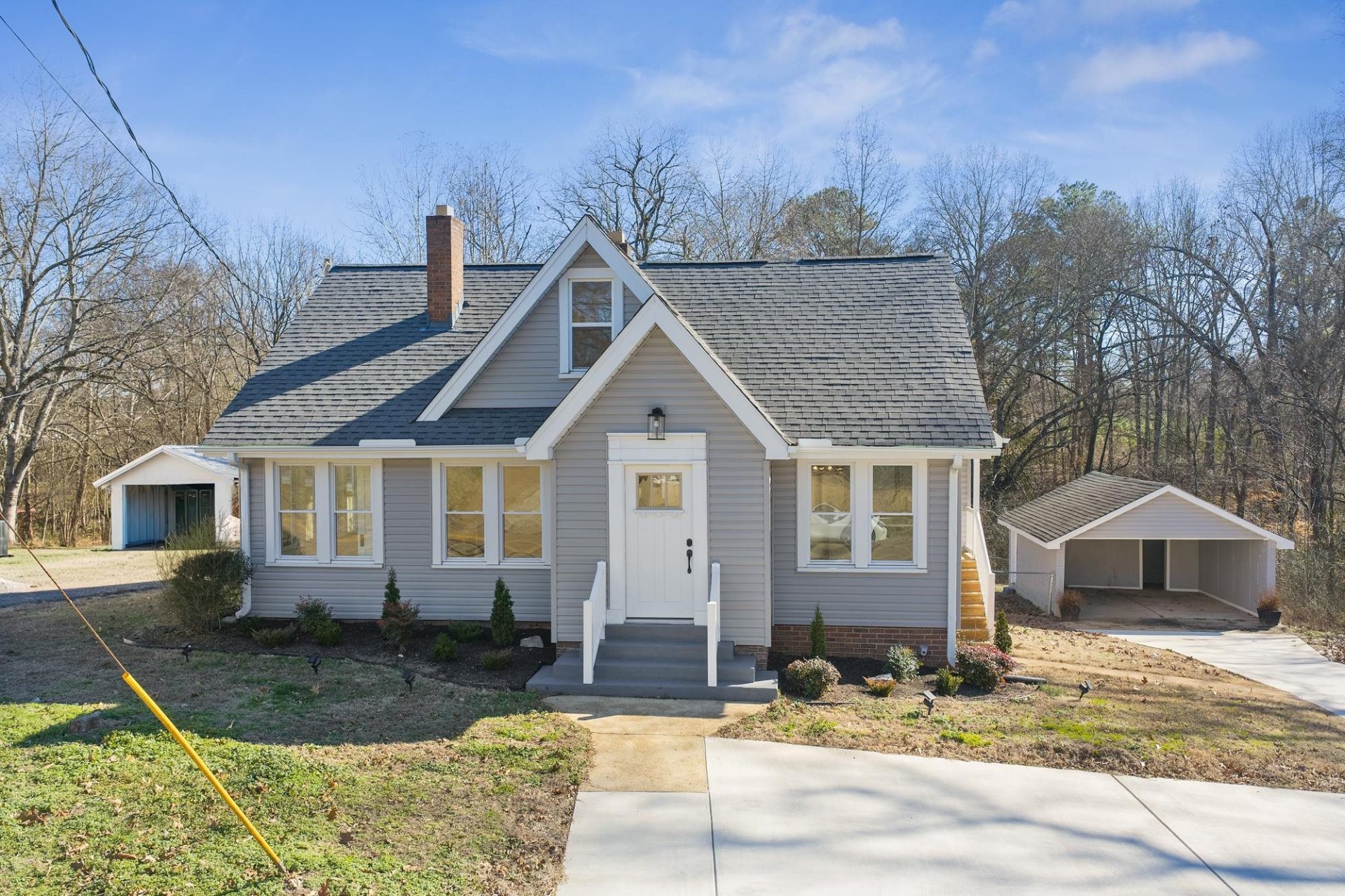 242 BROAD, Lexington, TN, 38351