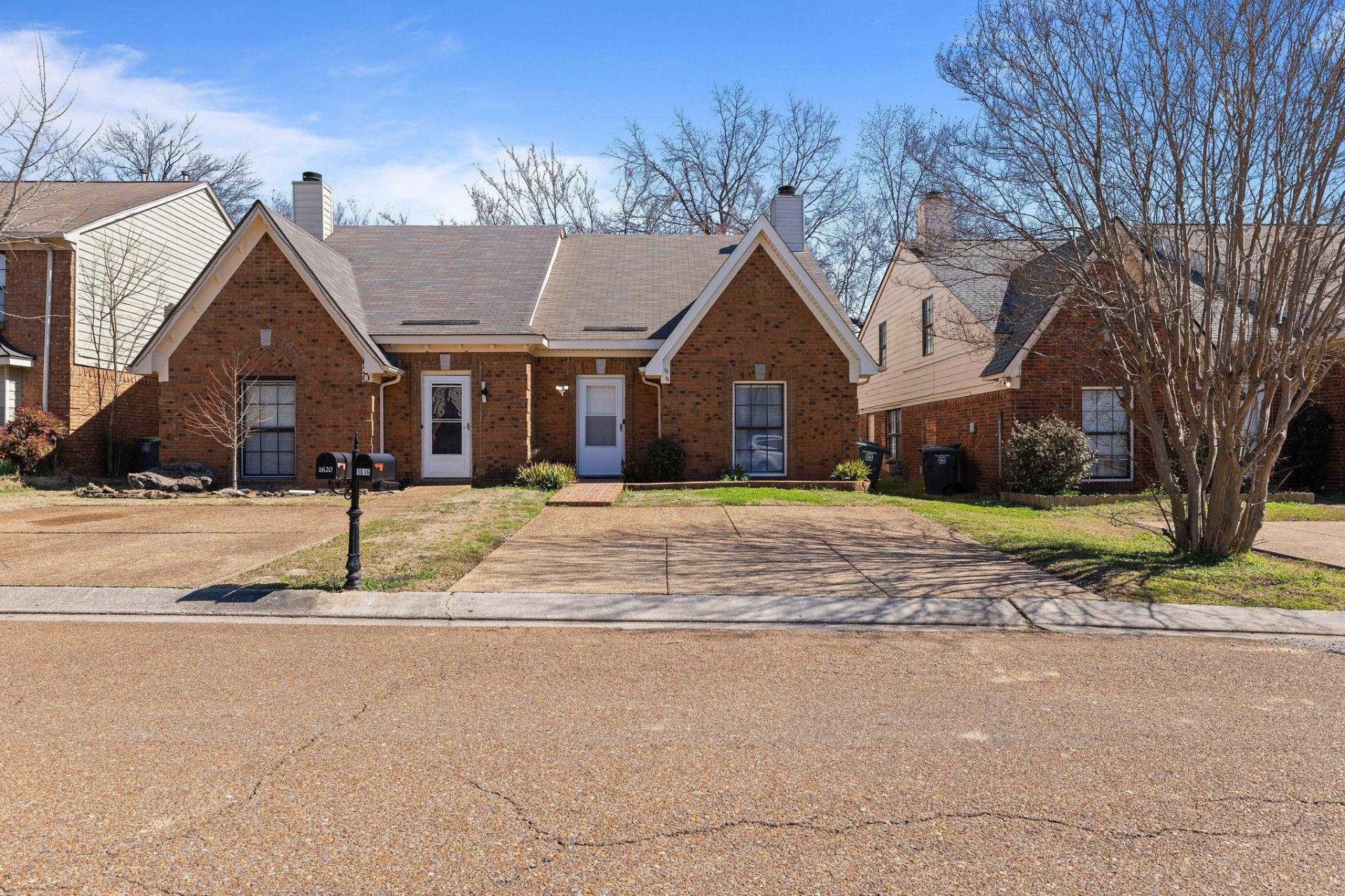 1616 SMOKEHOUSE, Cordova, TN, 38016