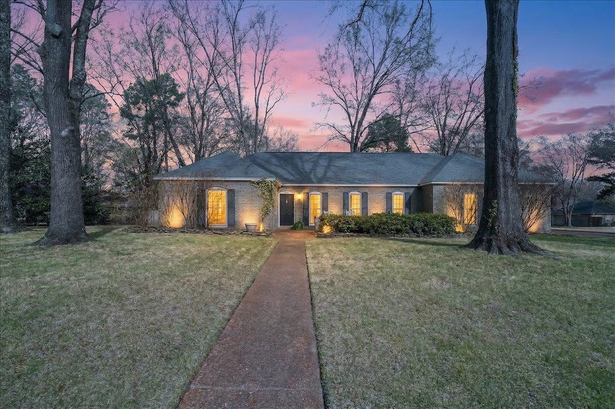 1831 RIVER VALLEY DR