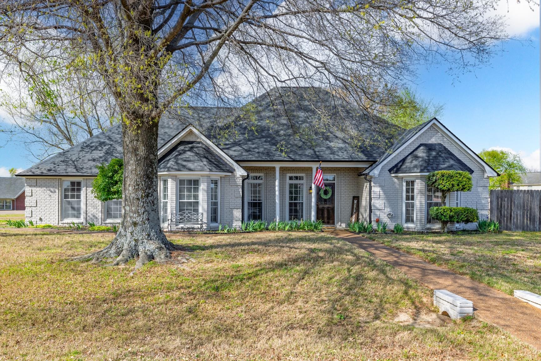 8906 PEMBROKE ELLIS, Bartlett, TN, 38133