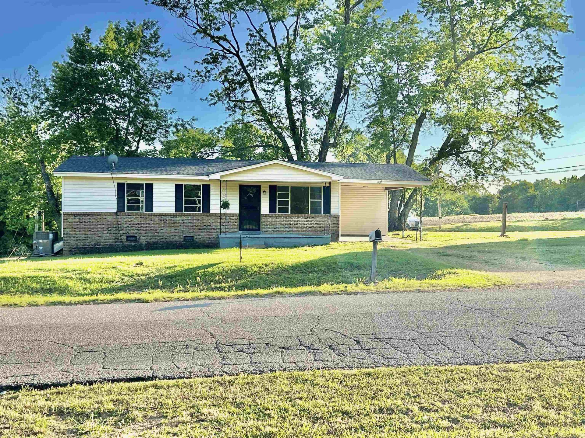 689 WILLIAMS SWITCH RD