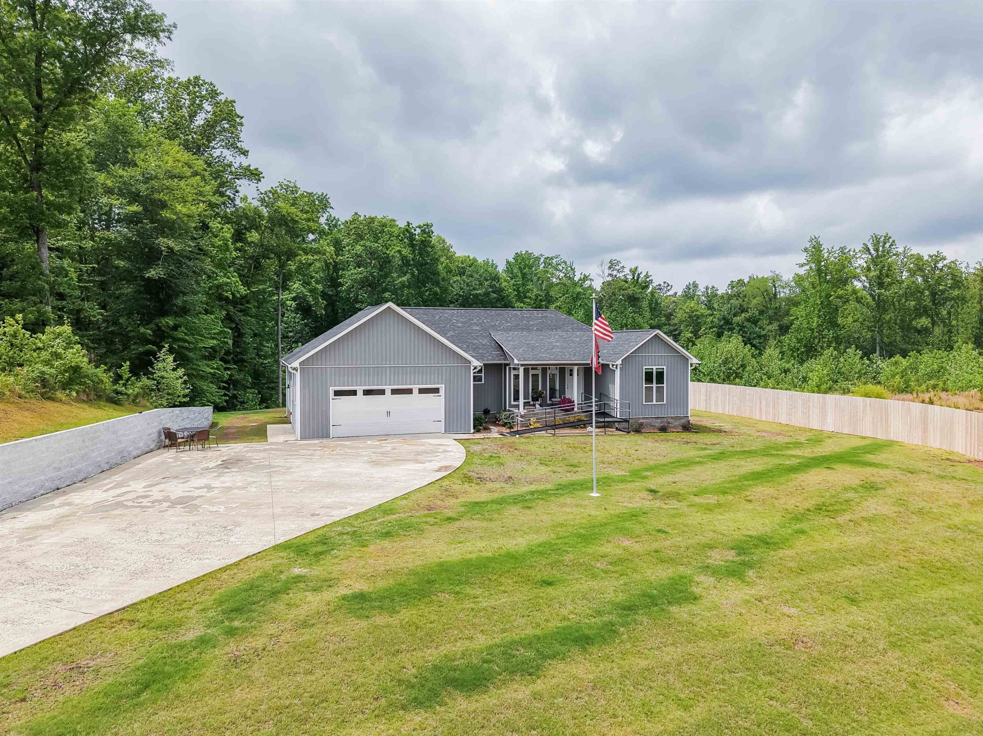 61 BEECHAM, Lexington, TN, 38351