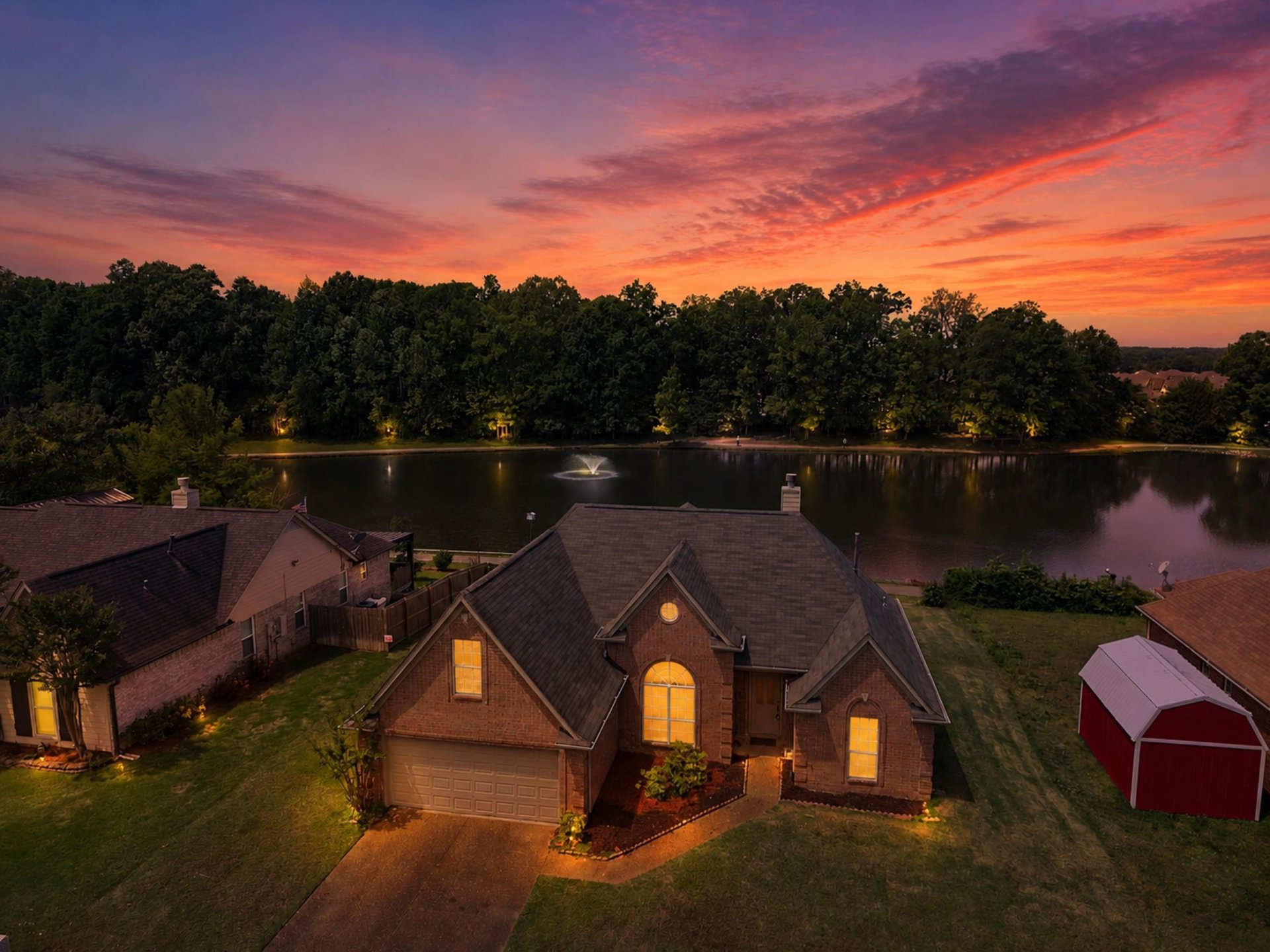 295 OAK RIDGE DR