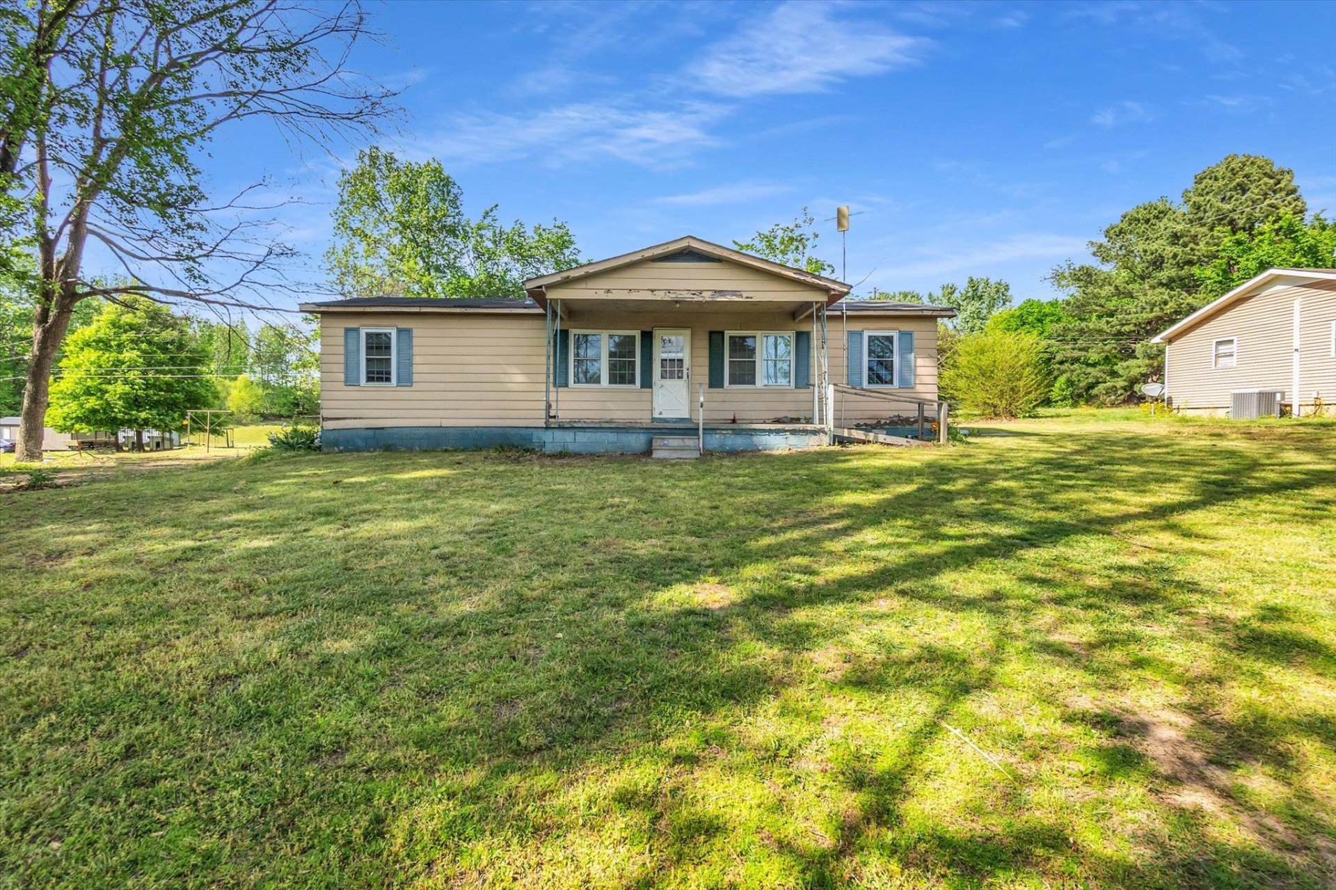 216 BURCH, Dyersburg, TN, 38024