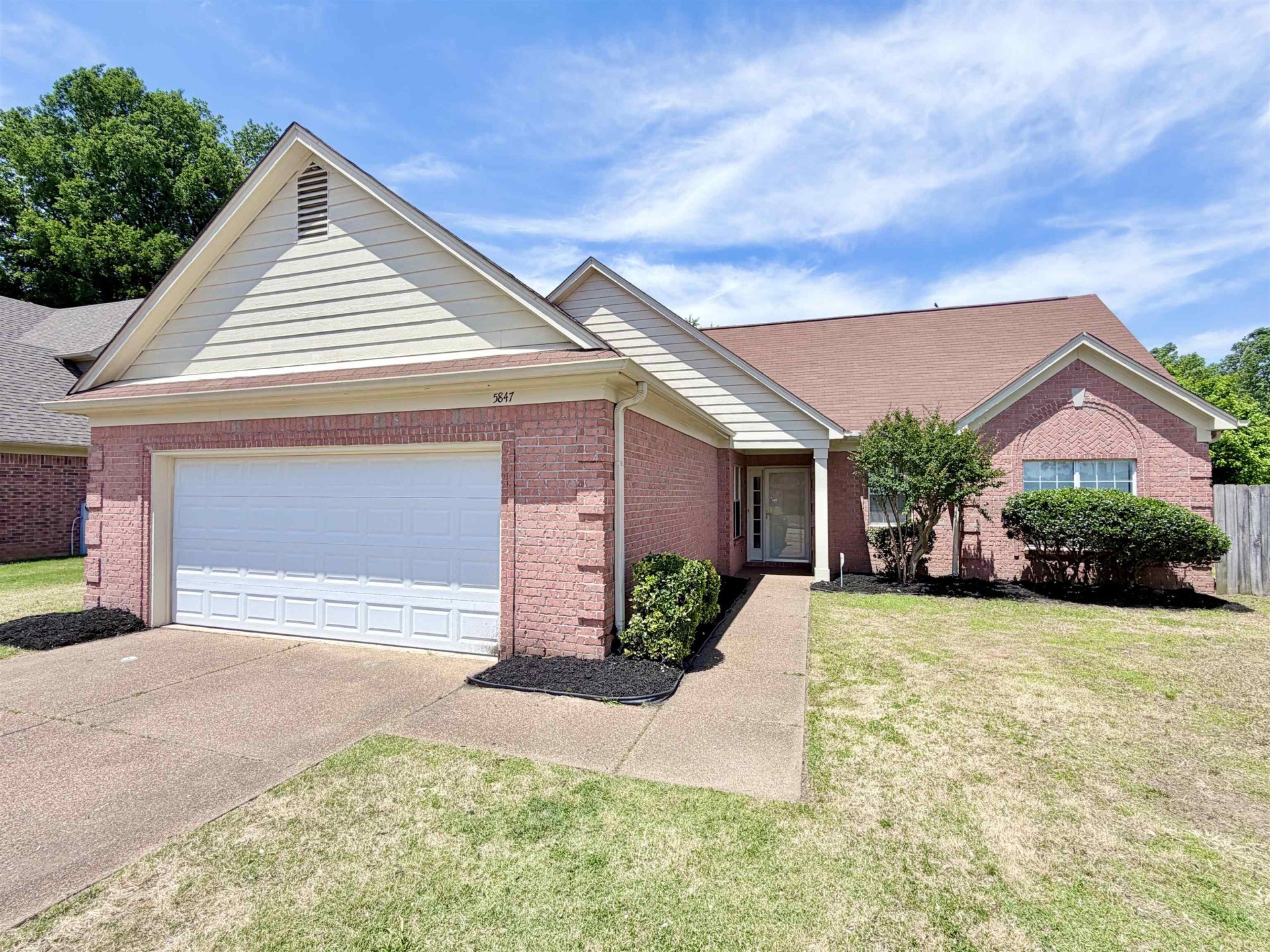 5847 LILLIAN BEND DR