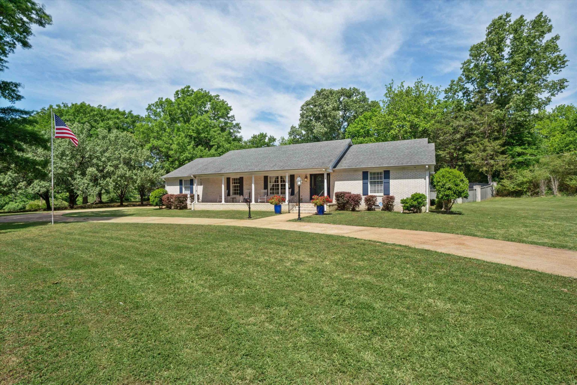 513 OAK, Somerville, TN, 38068