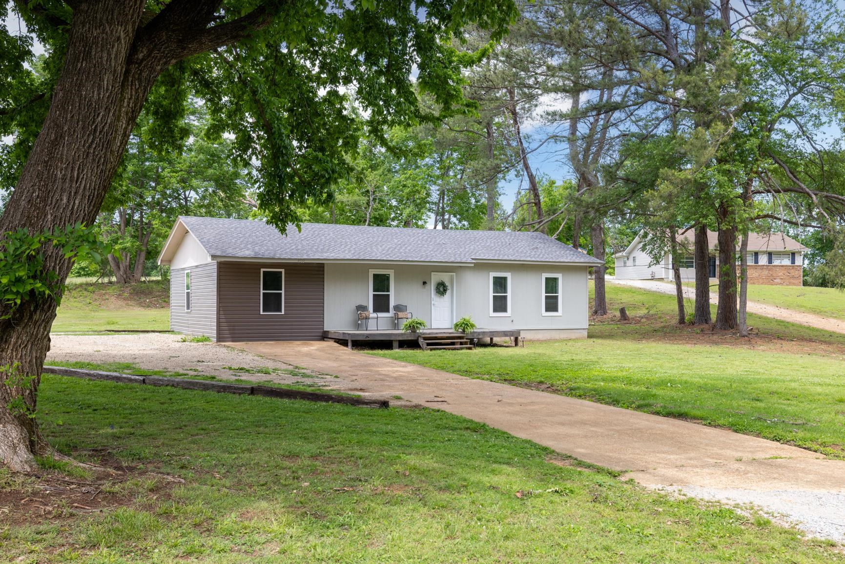 409 DANIEL DR