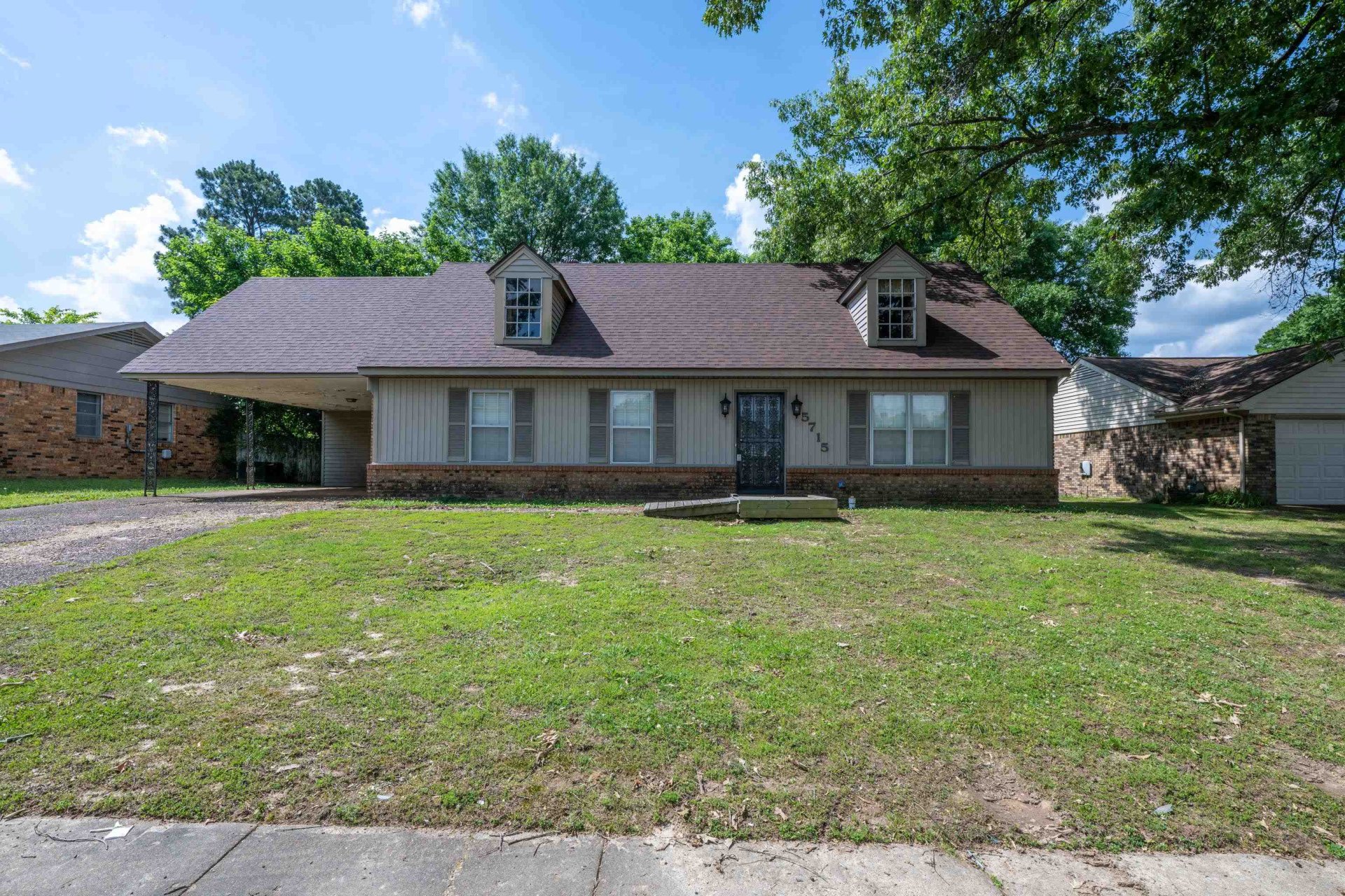 5715 BARTLETT WOODS DR