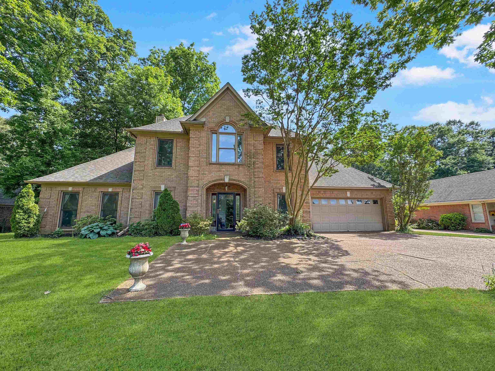 7733 SUNNY TRAIL DR