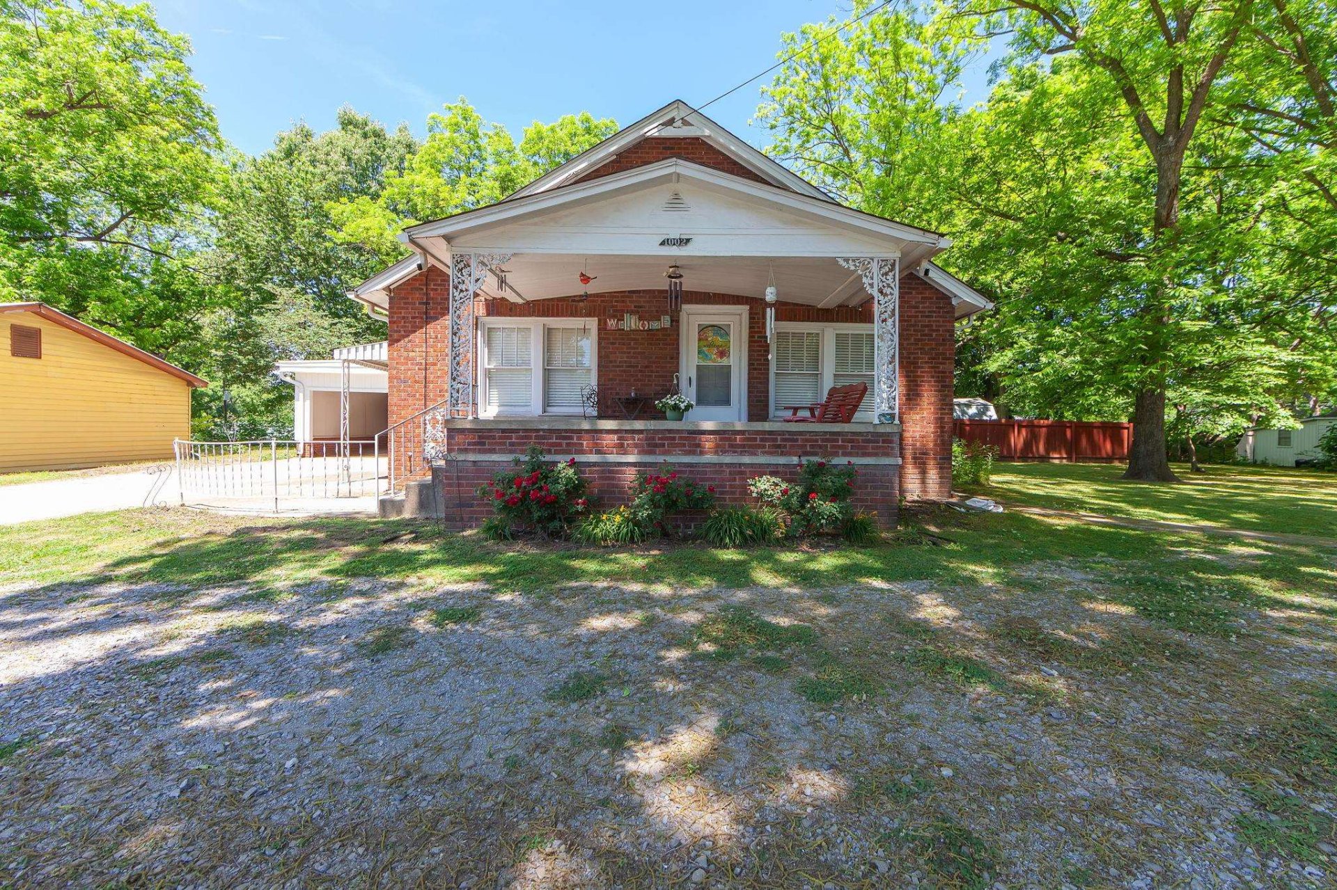 1002 TUCKER ST