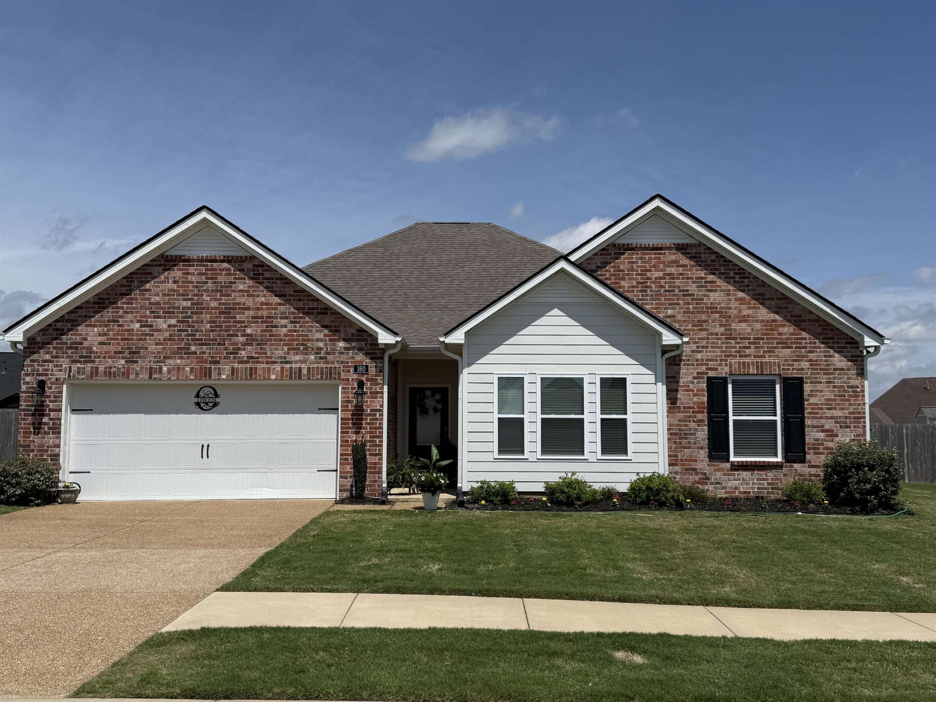 160 DAISY DR