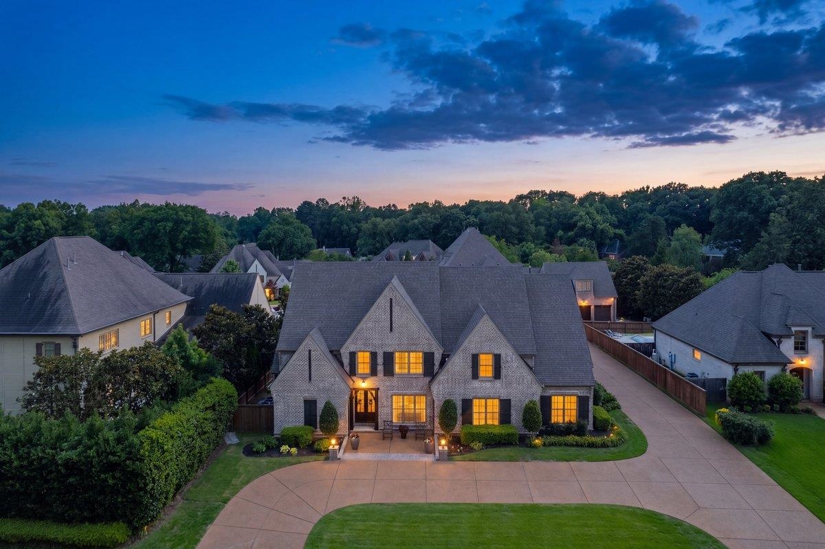 8441 POPLAR, Germantown, TN, 38138