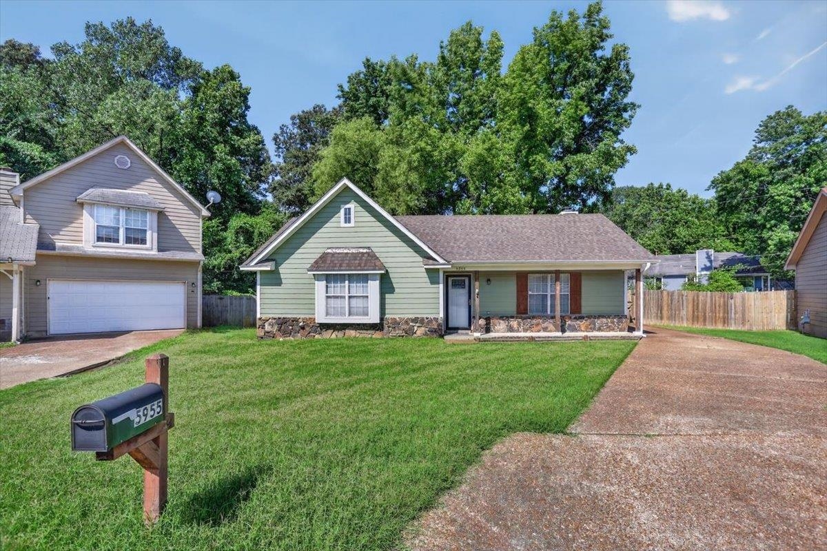 5955 CHANDELEUR, Millington, TN, 38053