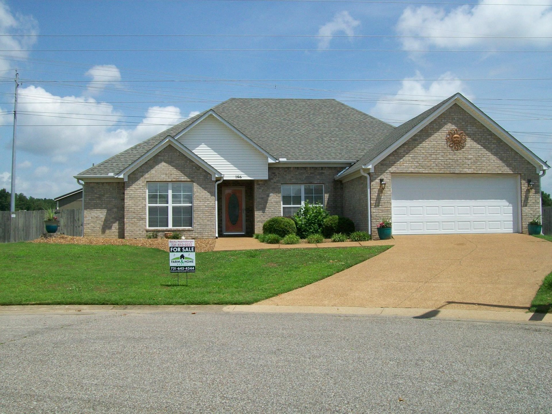 186 WALNUT TRACE, Jackson, TN, 38305