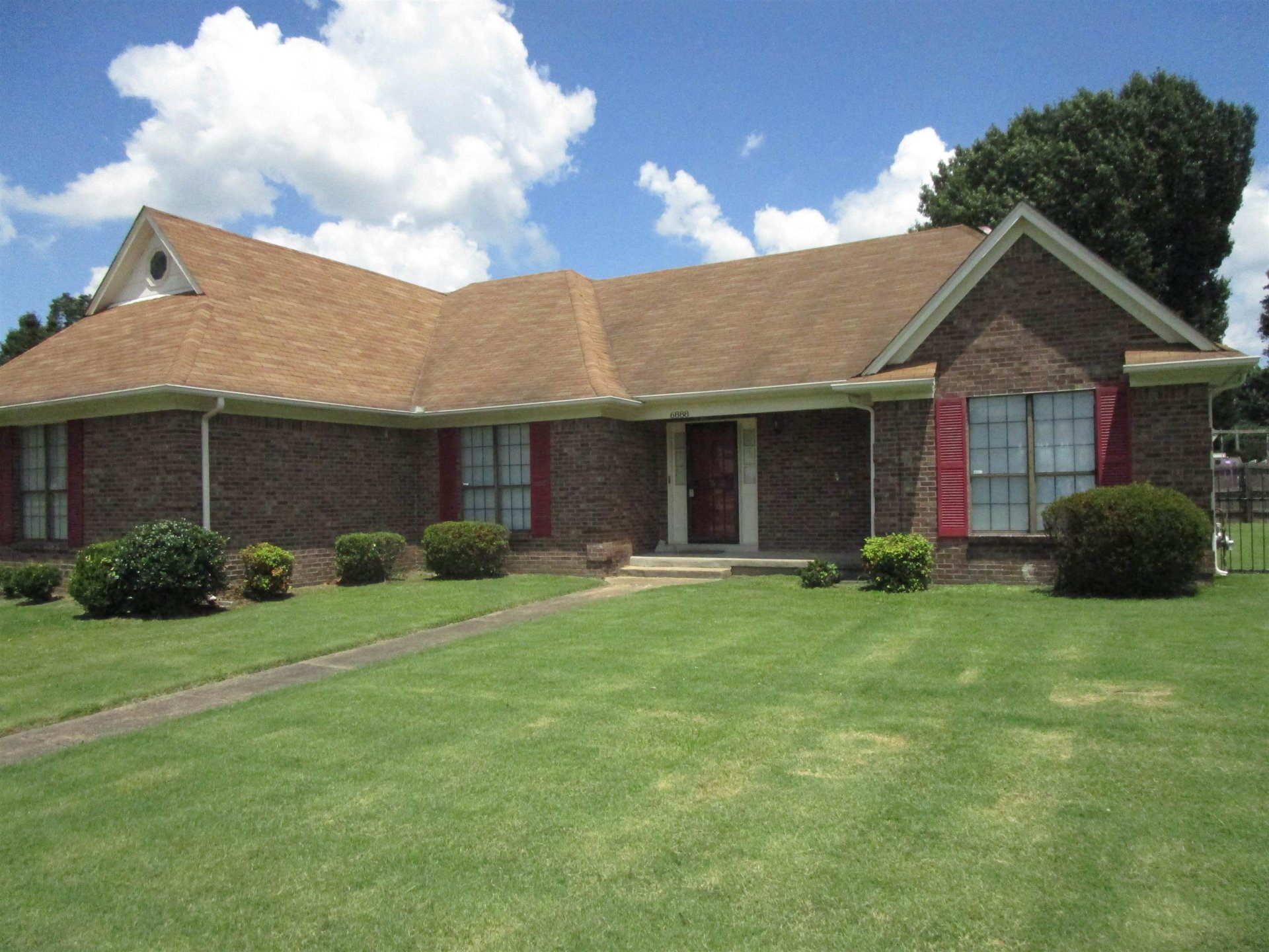 6888 JUANA, Millington, TN, 38053