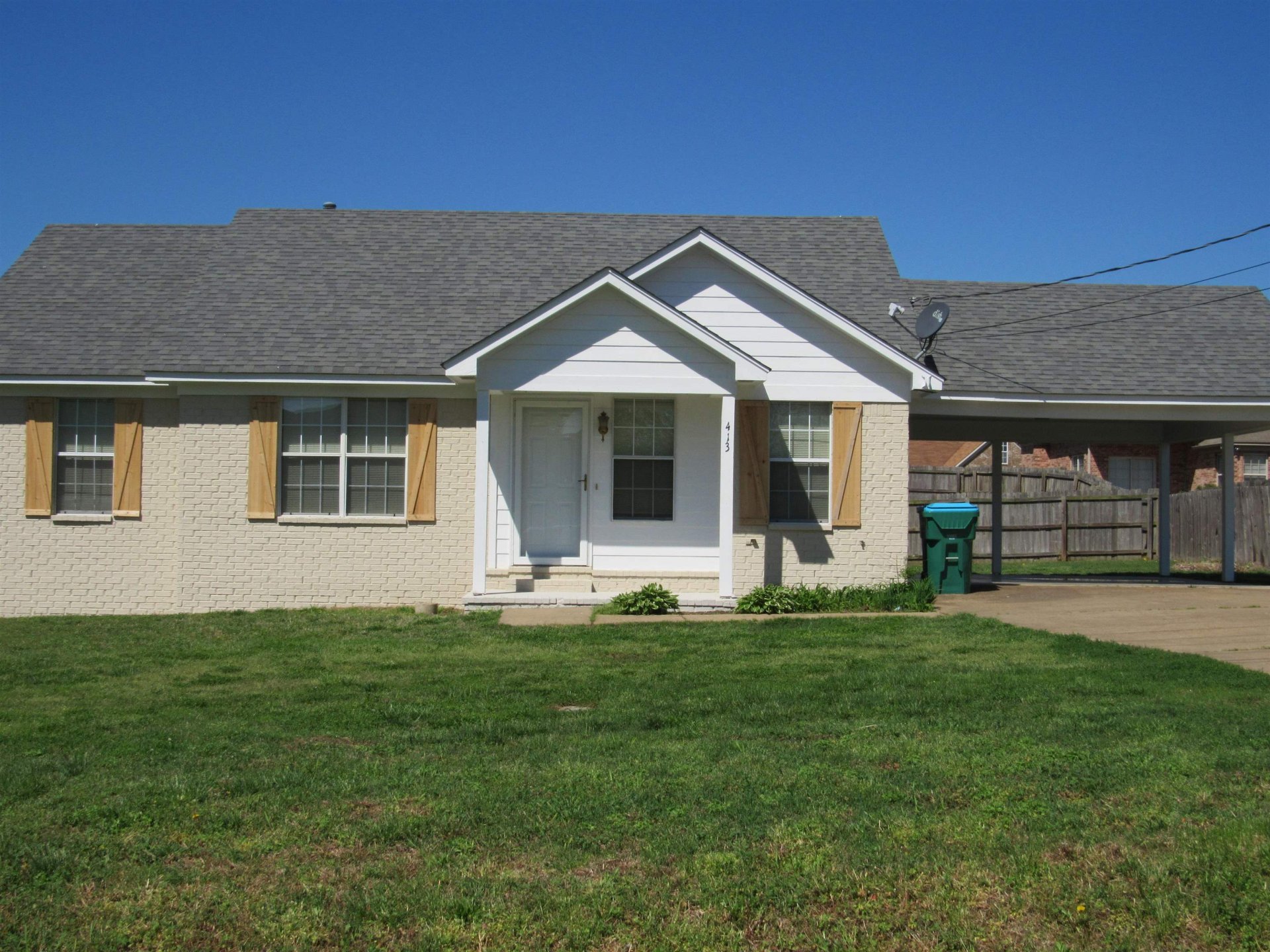 413 DACUS DR