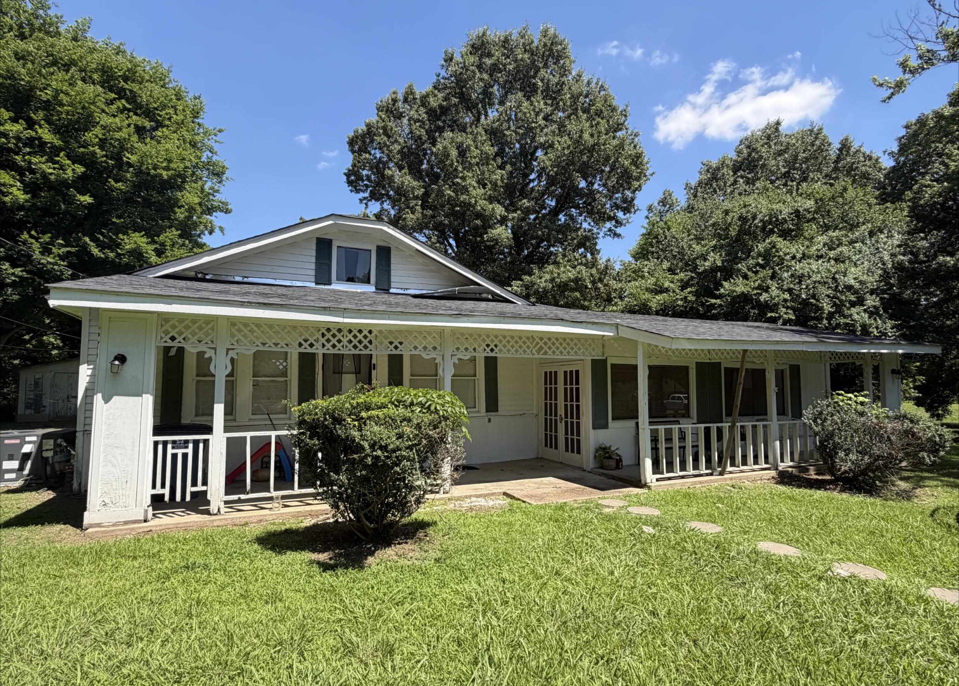 196 TURNER LN