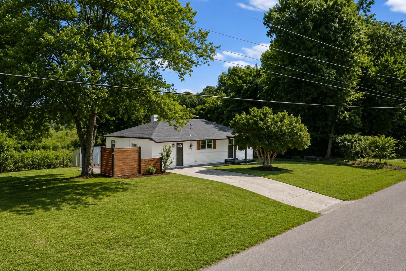 716 KELLUM LN