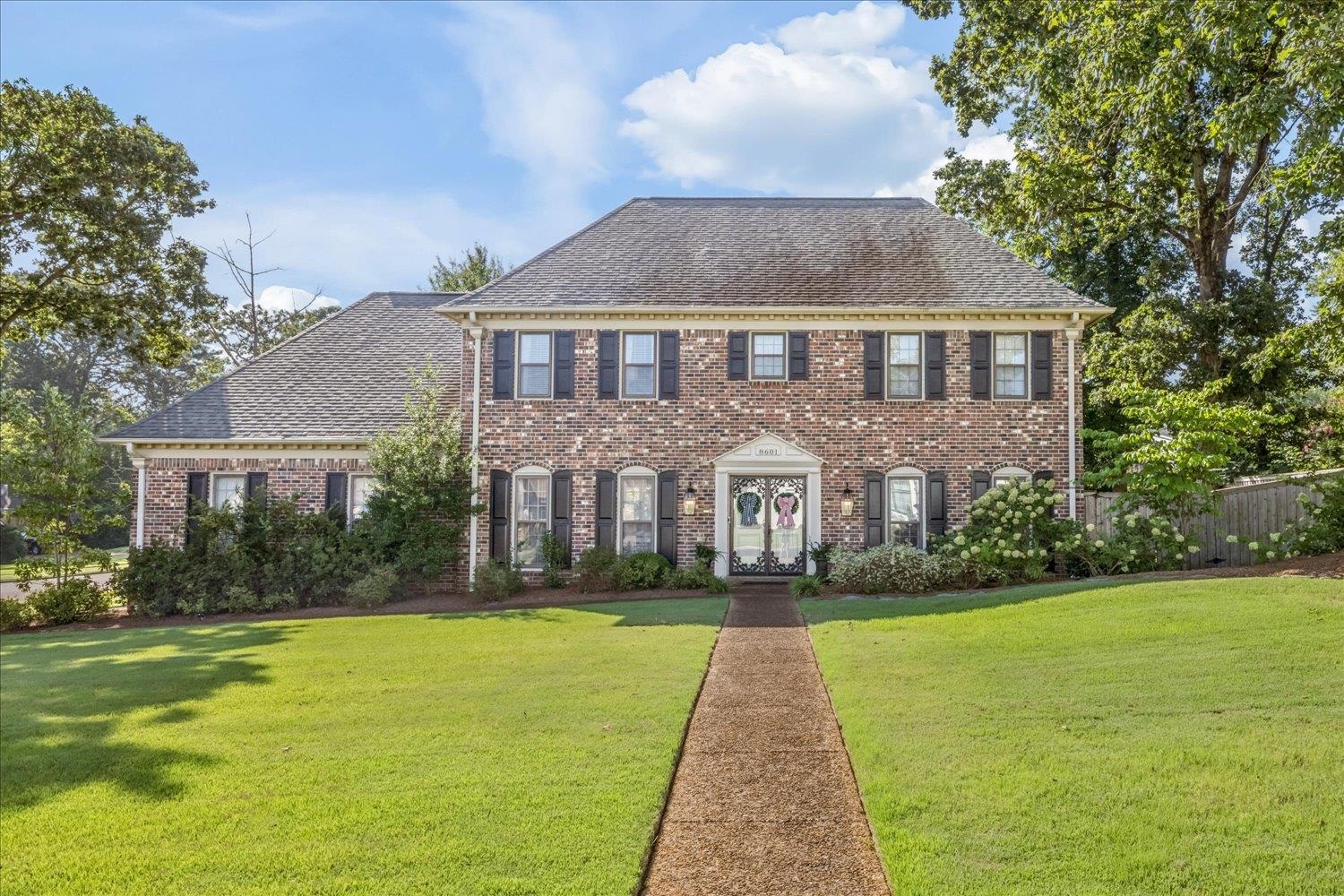 8601 DOGWOOD RD