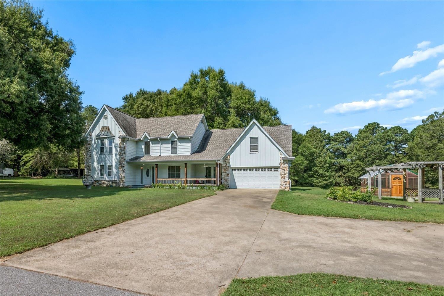 5061 EAGLES NEST LN