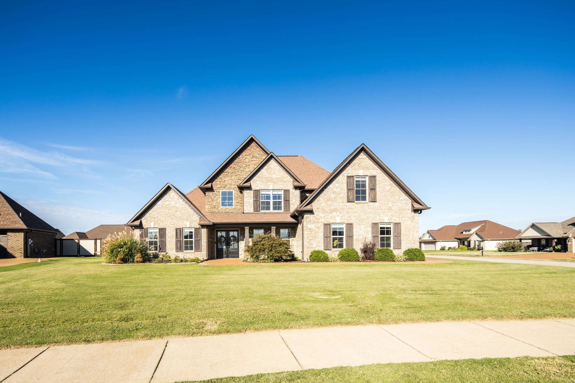 174 LONG LEAF DR