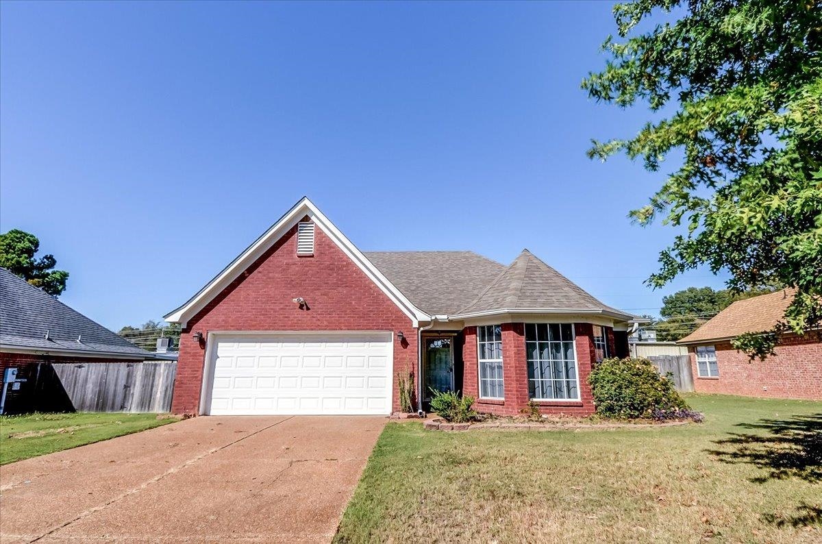120 GARDEN VIEW DR
